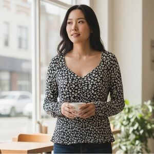 No Boundaries Floral Top Cottagecore V Neckline Long Sleeve Juniors SZ 15 - 17